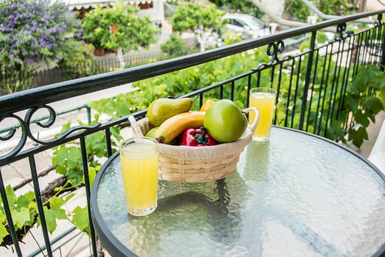 The Grapevine Rooms Poros  ภายนอก รูปภาพ